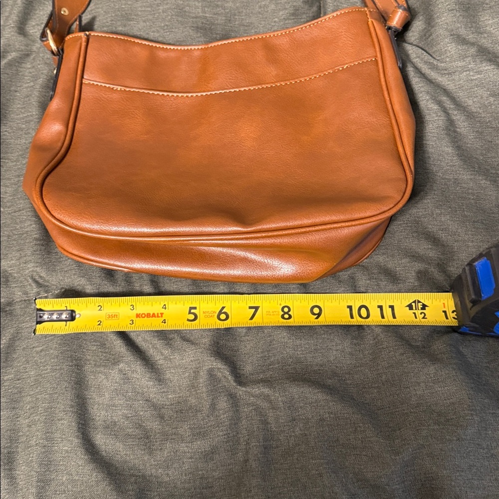 Classic Tan Shoulder Bag - Picture 7 of 8